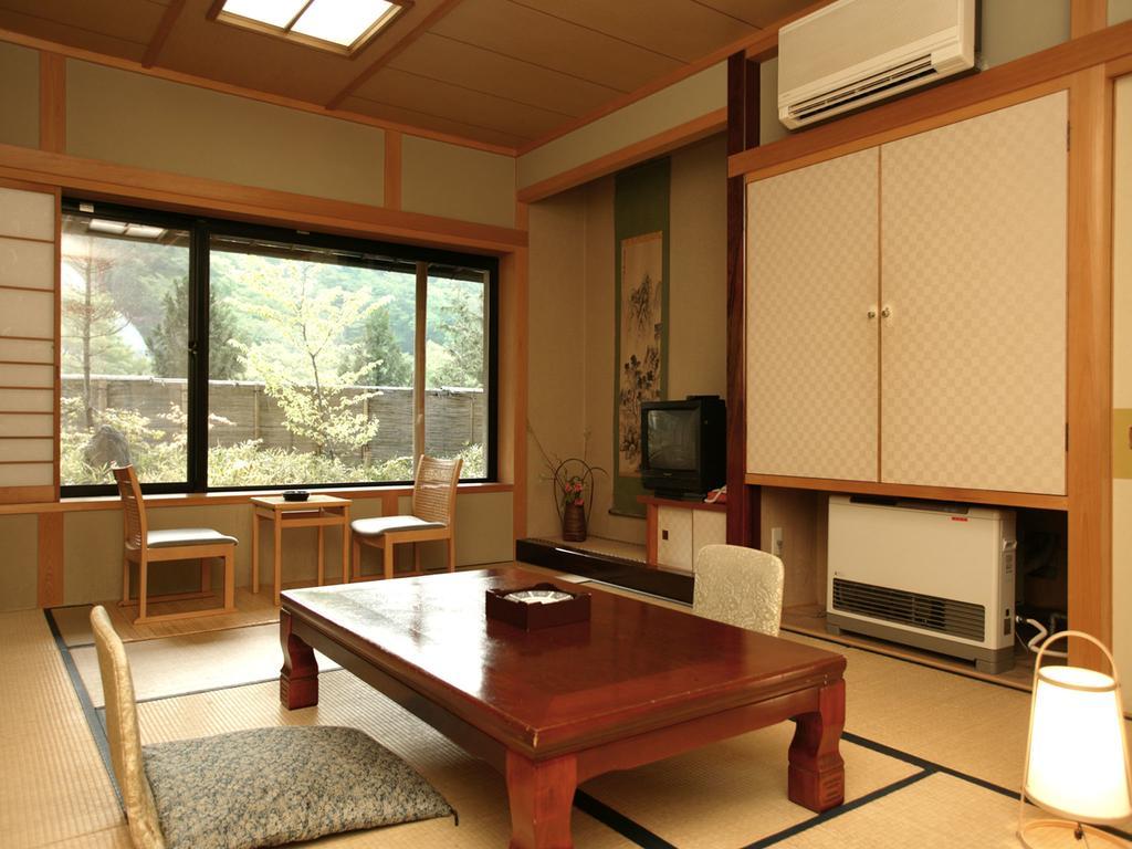 Готель Kanouya Shibukawa Екстер'єр фото